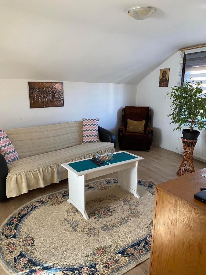 Micin Dom Apartment Пирот Екстериор снимка