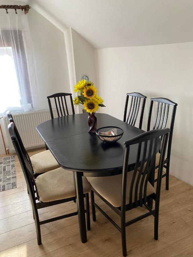 Micin Dom Apartment Пирот Екстериор снимка